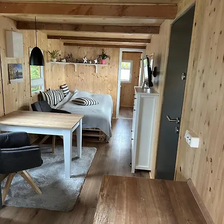 אתר קמפינג Gemuetliches Mobilheim In Auf Moenchgut